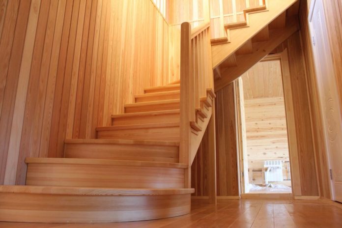 Лестницы, изготовленные из дерева