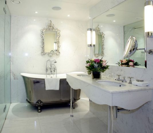 Дизайн белой ванной комнаты Дизайн белой ванной комнаты